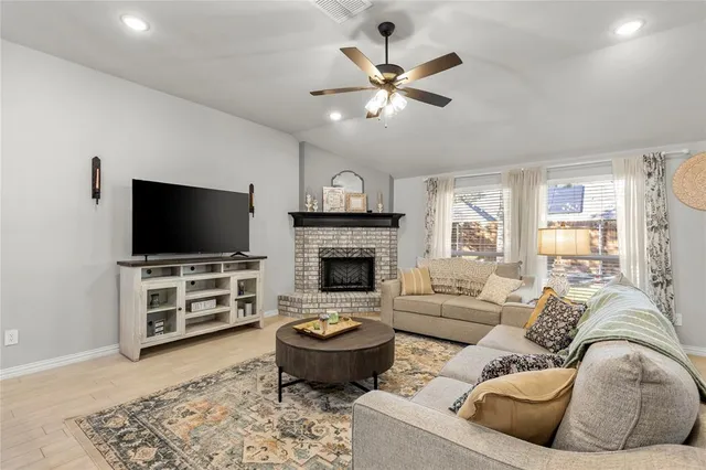 $415,000 | 440 Brinkley Drive, Saginaw, TX 76179