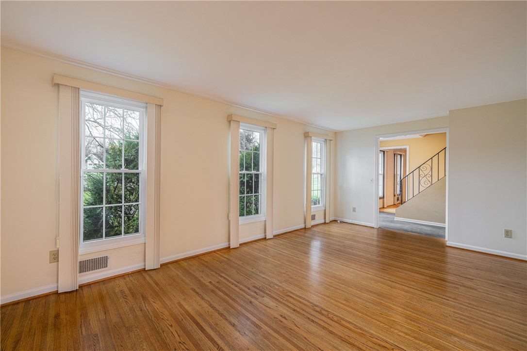 75 Parkwood Avenue Rochester, NY 14620 - Photo 14 of 28