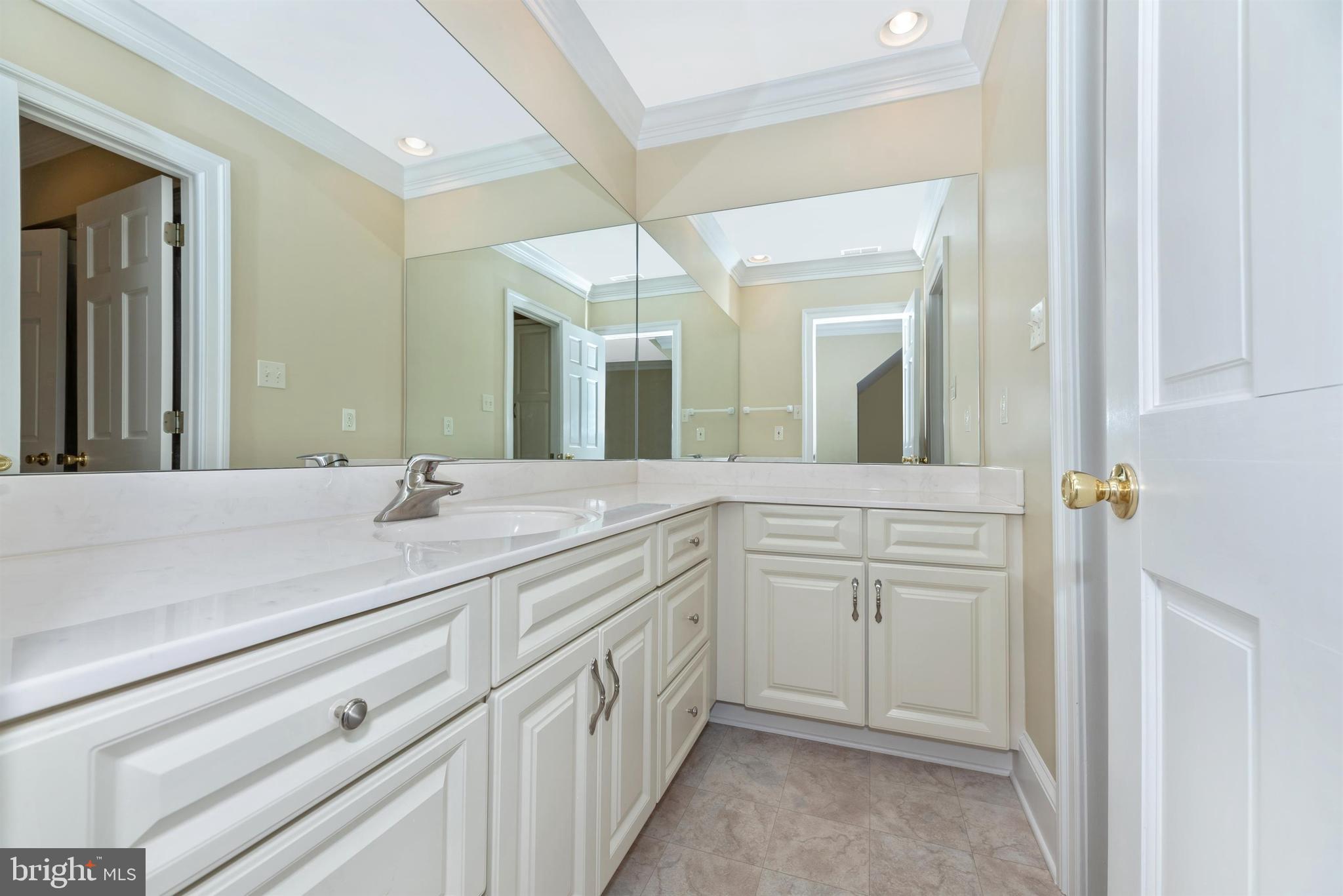 2926 Rohrersville Road Rohrersville, MD 21779 - Photo 35 of 63 Vanity for other bedroom.