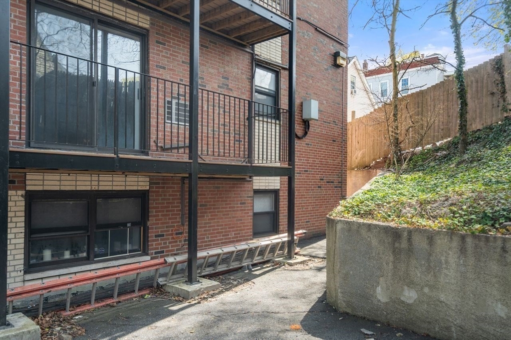 22 Branchfield Street, Unit B4 Boston, MA 02124 - Photo 14 of 21
