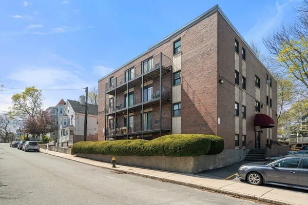 $2,500 | 22 Branchfield Street, Unit B4, Boston, MA 02124