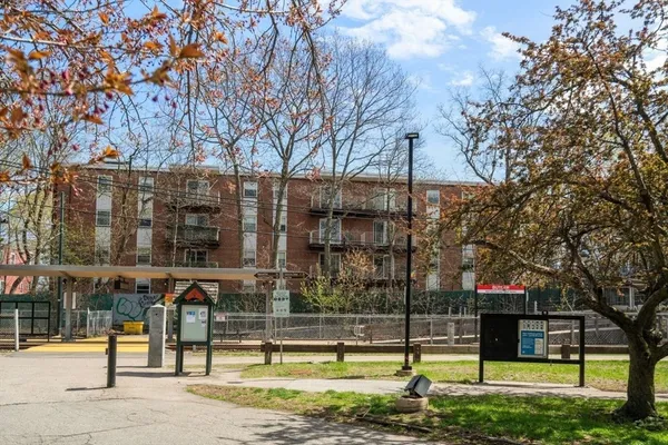 $2,500 | 22 Branchfield Street, Unit B4, Boston, MA 02124