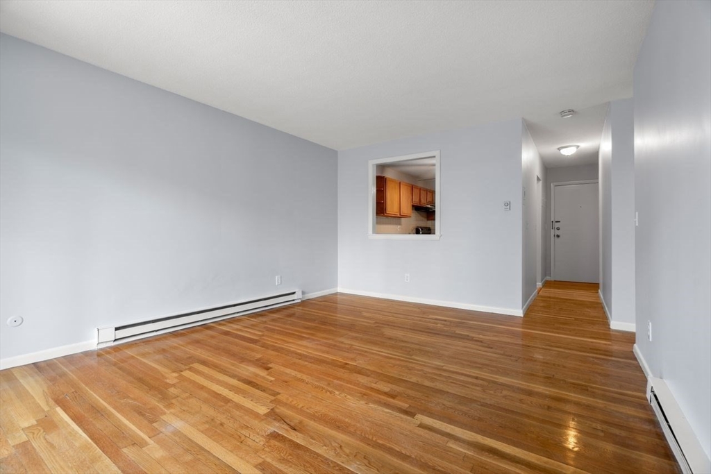 22 Branchfield Street, Unit B4 Boston, MA 02124 - Photo 4 of 21