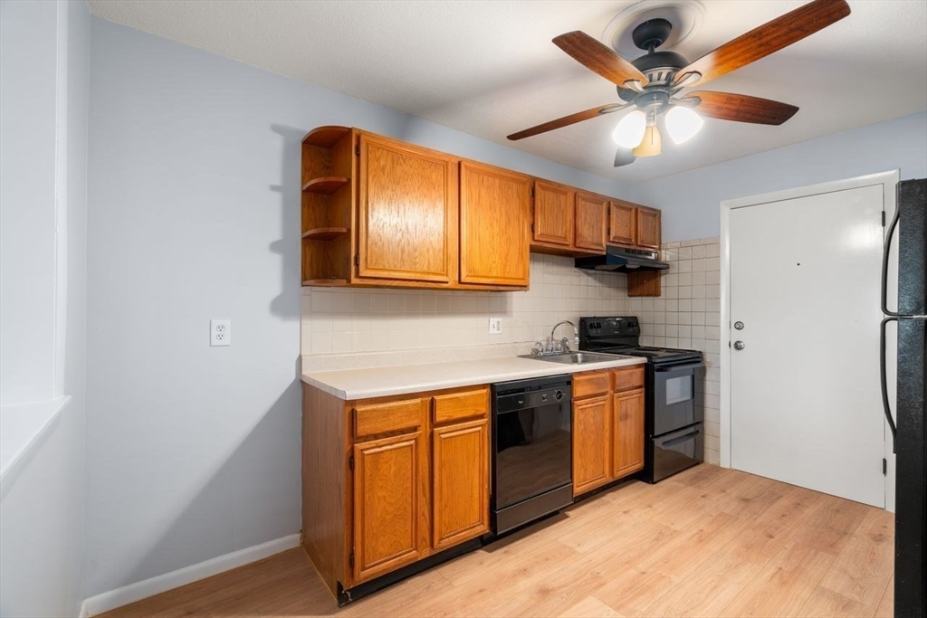 22 Branchfield Street, Unit B4 Boston, MA 02124 - Photo 6 of 21