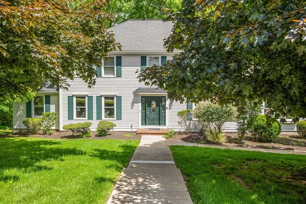 $1,175,000 | 4 Skyview Drive, Walpole, MA 02081