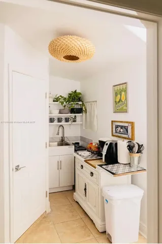 $1,500 | 2221 Southwest 26th Lane, Unit 2, Miami, FL 33133