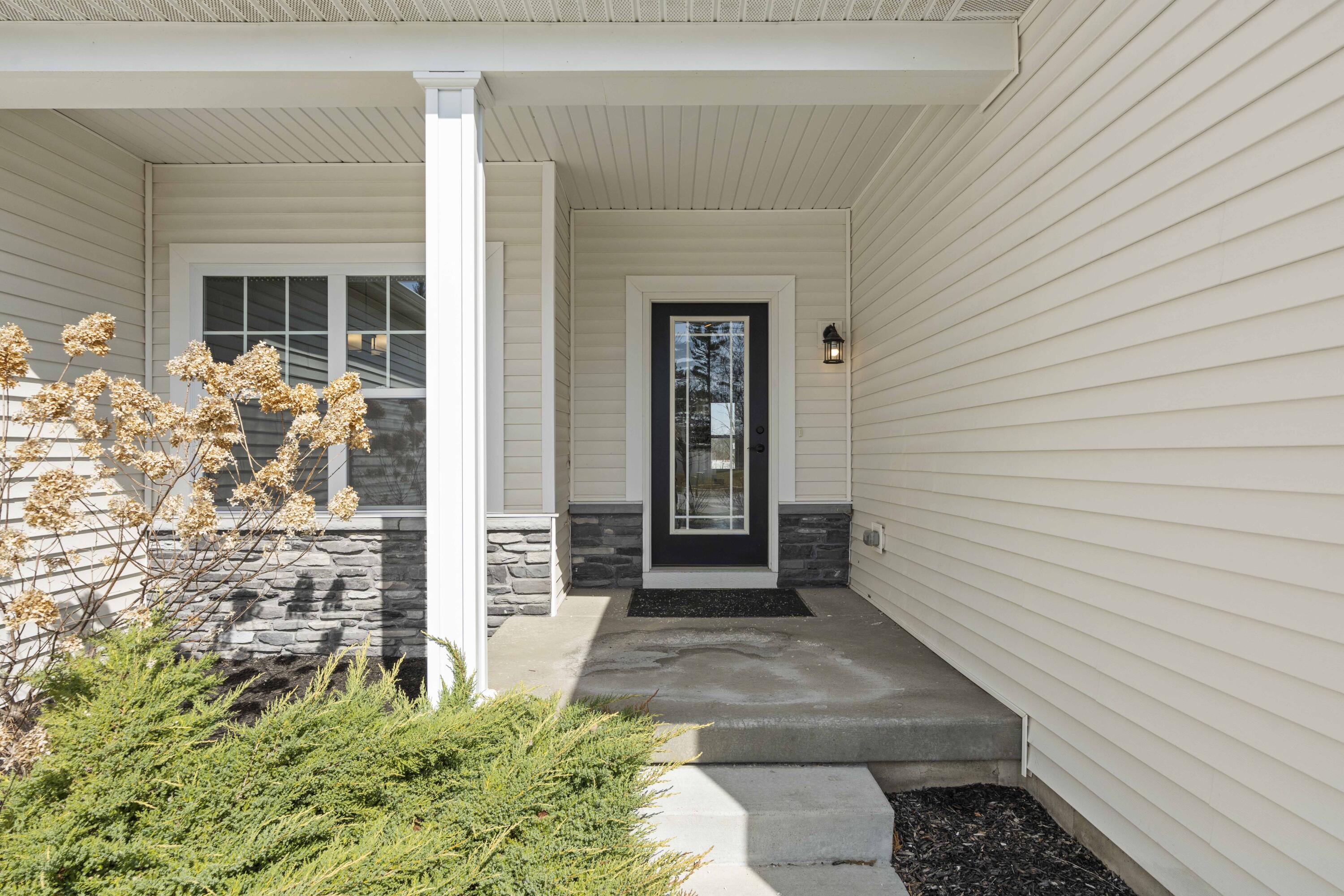 5652 Burr Rdg Circle Crown Point, IN 46307 - Photo 3 of 29 a view of front door of house