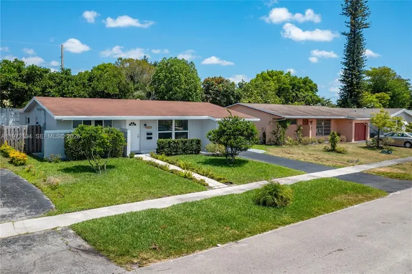 $3,100 | 2620 Northwest 83rd Avenue, Unit A, Sunrise, FL 33322