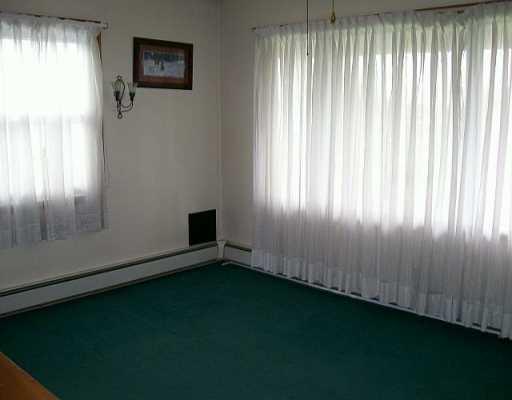 1125 Prospect Road Evans City, PA 16033 - Photo 4 of 8 Living Room.