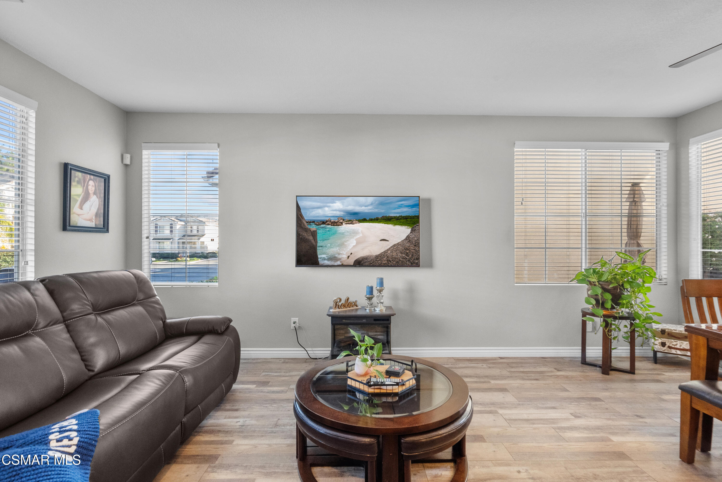 2473 Aurora Lane Simi Valley, CA 93063 - Photo 3 of 32 3