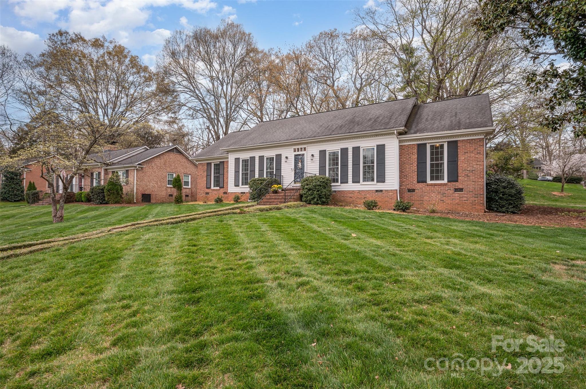 7520 Whistlestop Road Charlotte, NC 28210 - Photo 3 of 27 Gallery Image 3