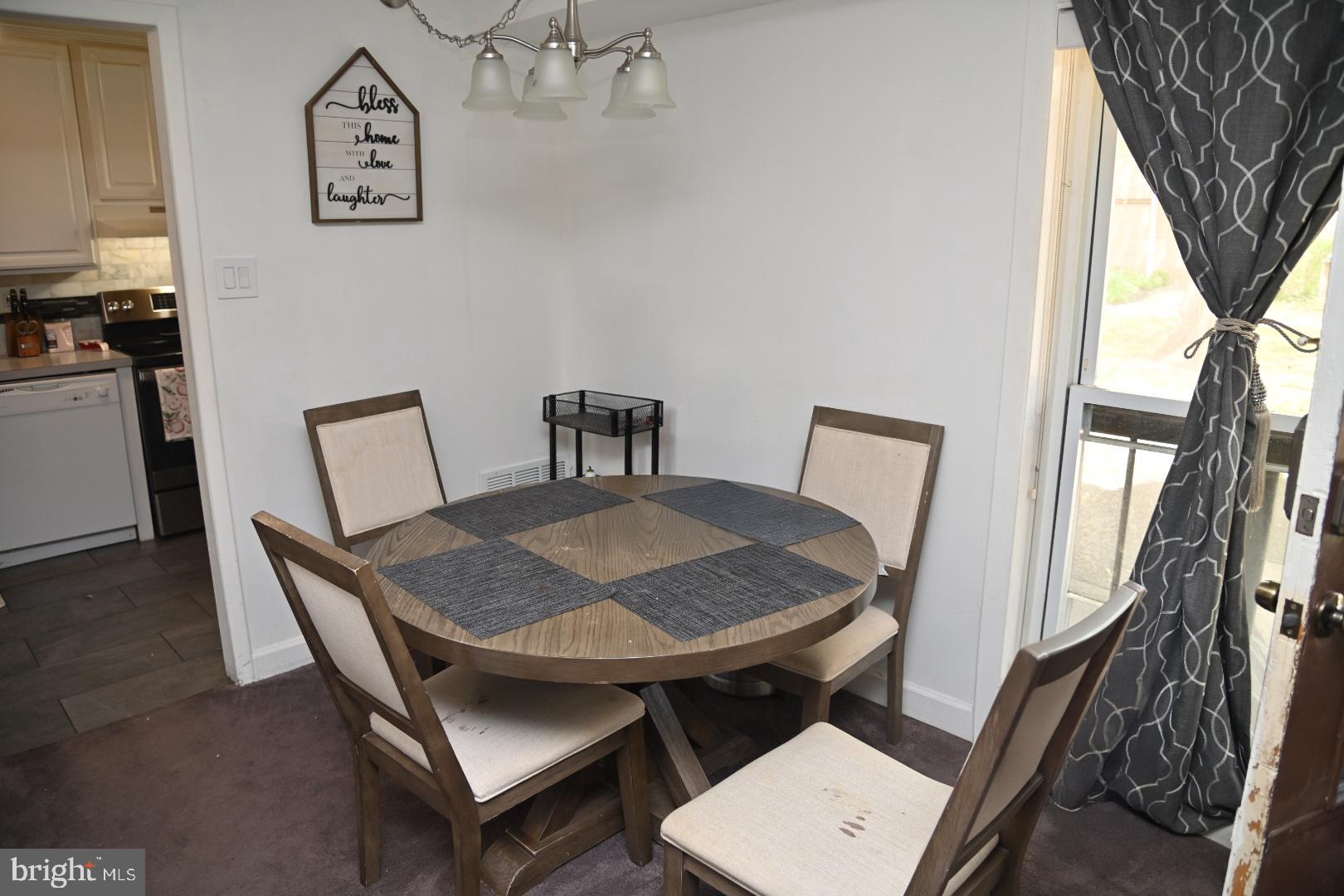 885 North York Road, Unit 12C Warminster, PA 18974 - Photo 6 of 11 Dining