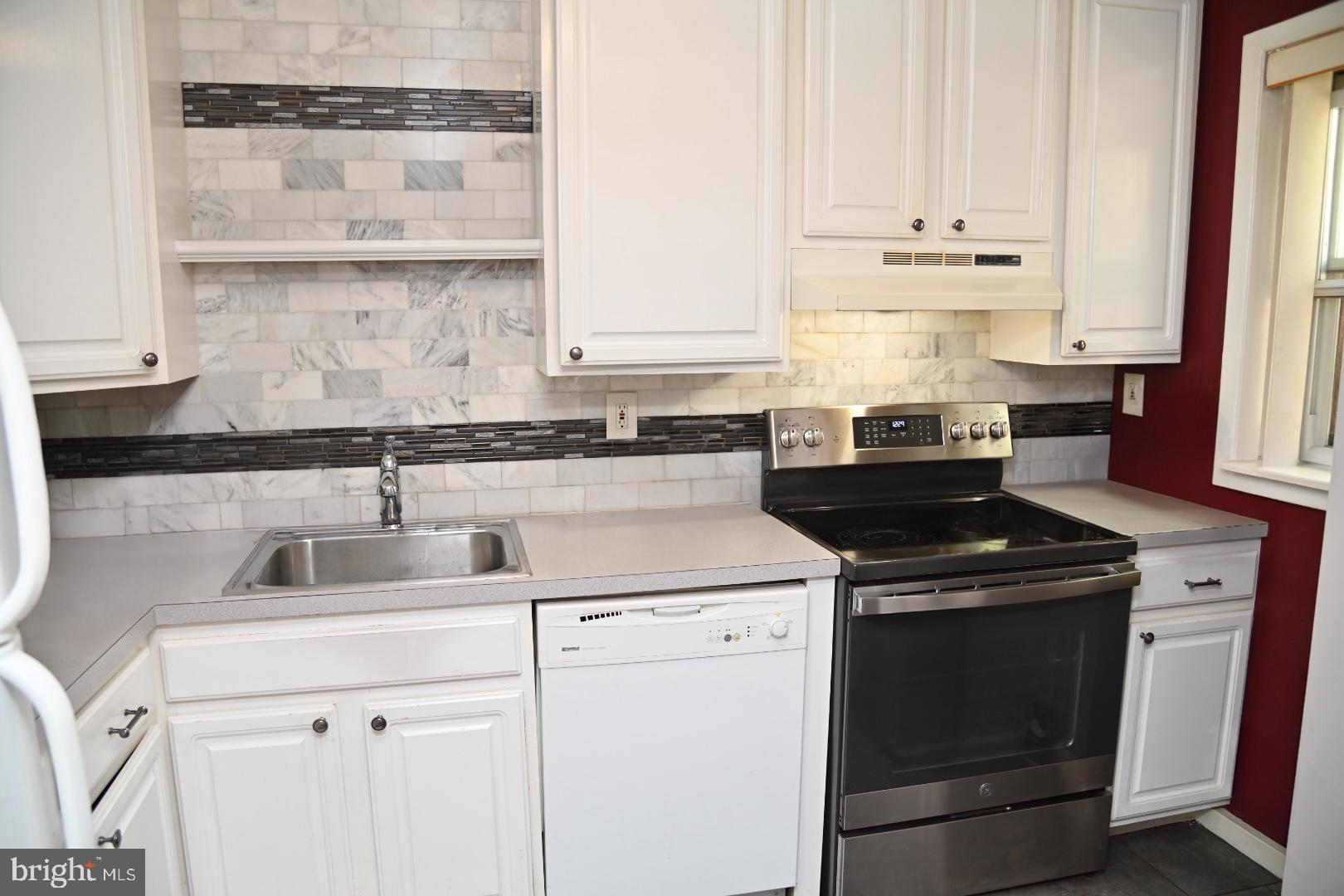 885 North York Road, Unit 12C Warminster, PA 18974 - Photo 7 of 11 Kitchen
