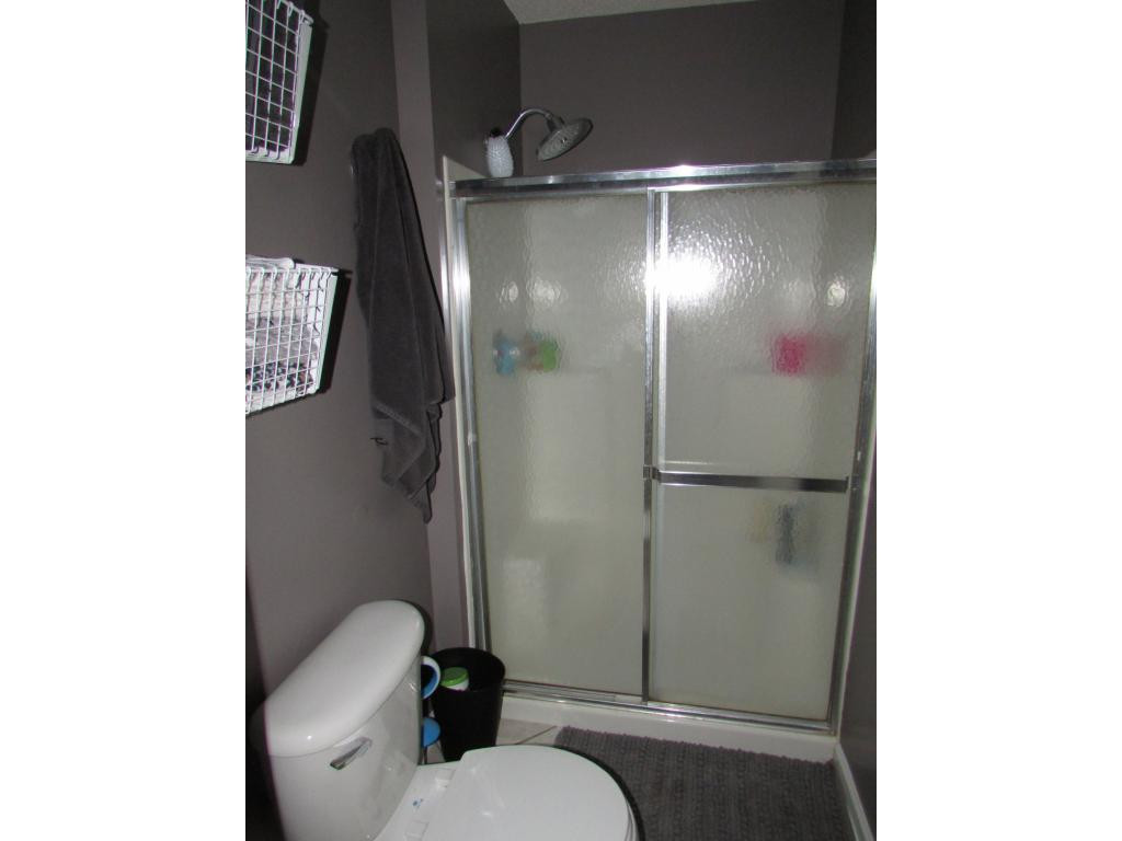 237 Linda's Way Bristol, TN 37620 - Photo 17 of 24 Master Shower
