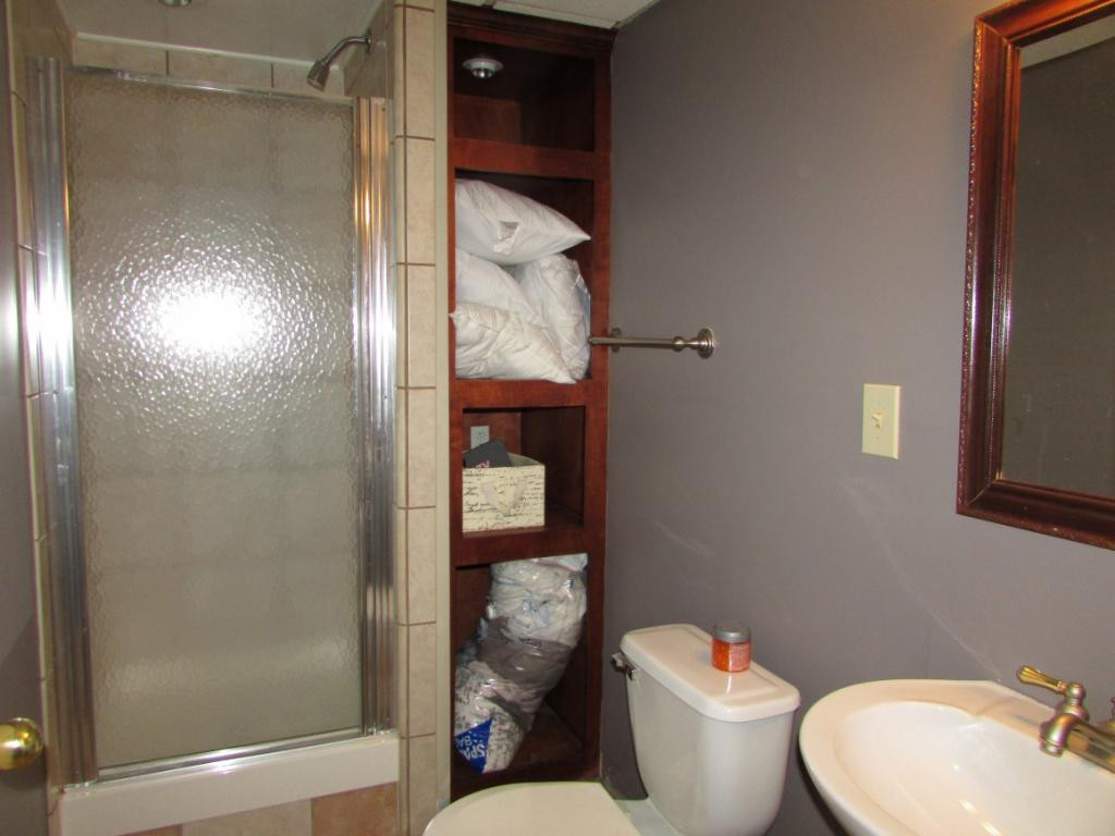 237 Linda's Way Bristol, TN 37620 - Photo 21 of 24 Bonus Room Full Bath