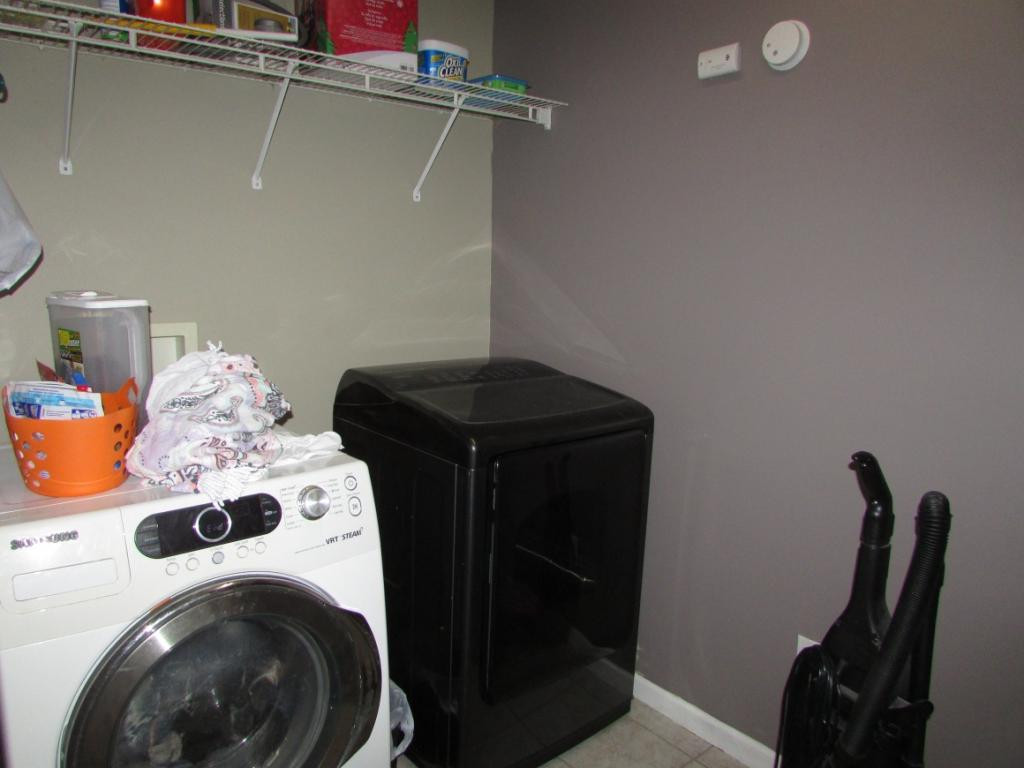 237 Linda's Way Bristol, TN 37620 - Photo 22 of 24 Laundry room