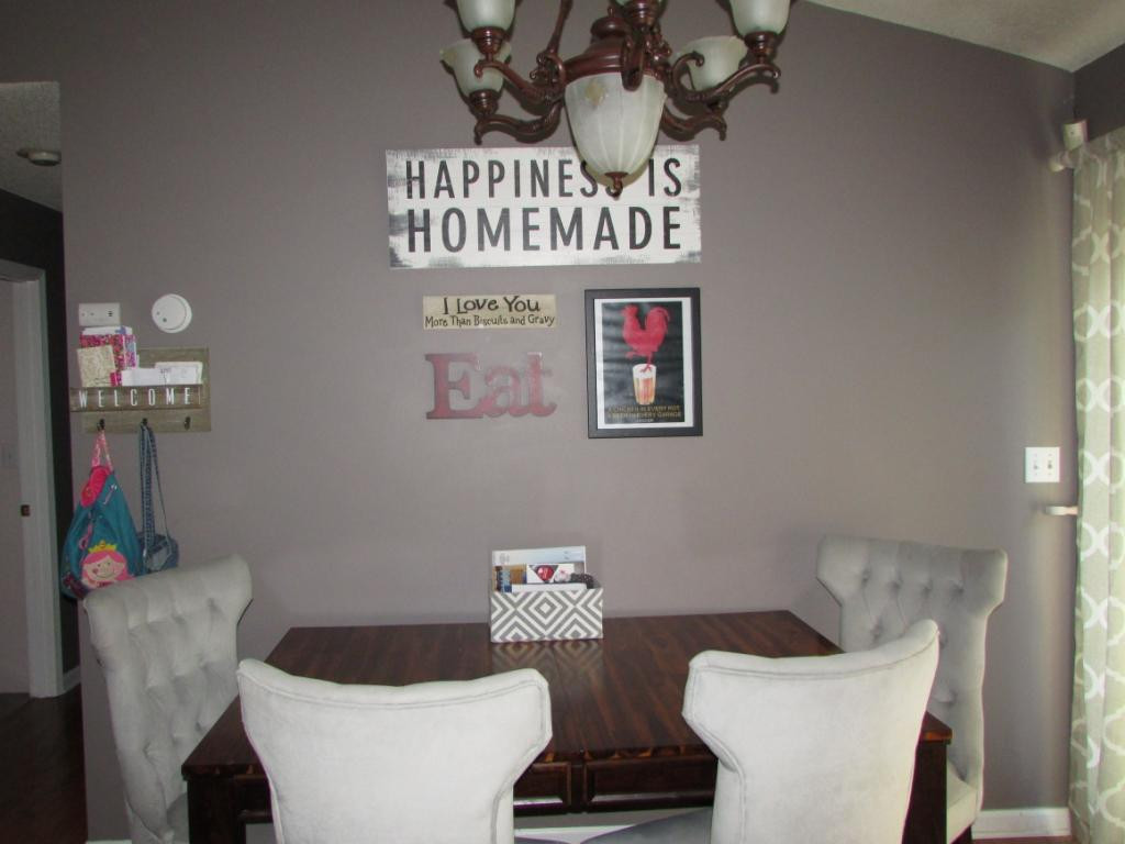 237 Linda's Way Bristol, TN 37620 - Photo 7 of 24 dining room
