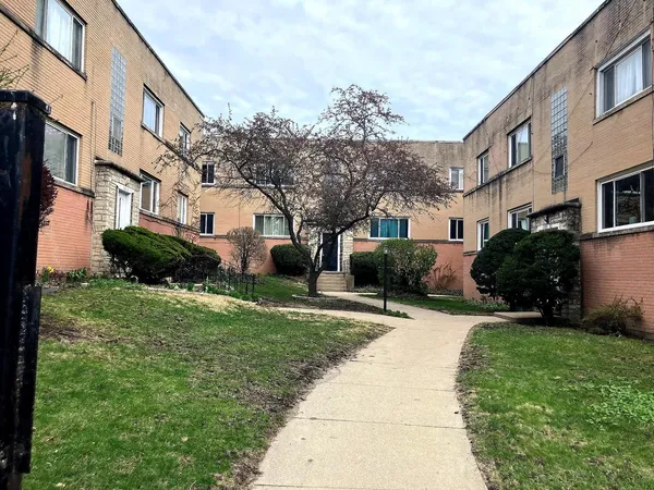 $1,700 | 1706 West Jarvis Avenue, Unit 1W, Chicago, IL 60626
