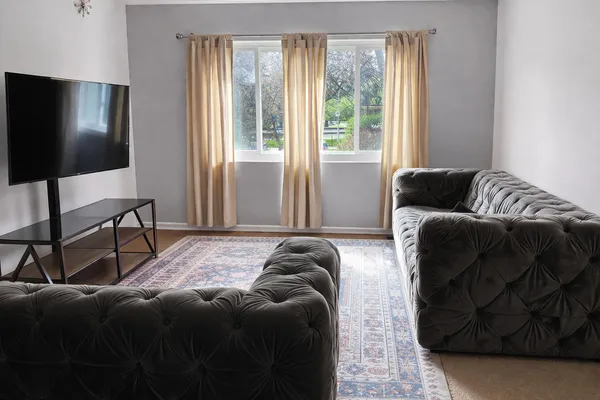 $1,700 | 1706 West Jarvis Avenue, Unit 1W, Chicago, IL 60626