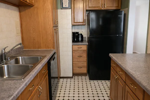 $1,700 | 1706 West Jarvis Avenue, Unit 1W, Chicago, IL 60626