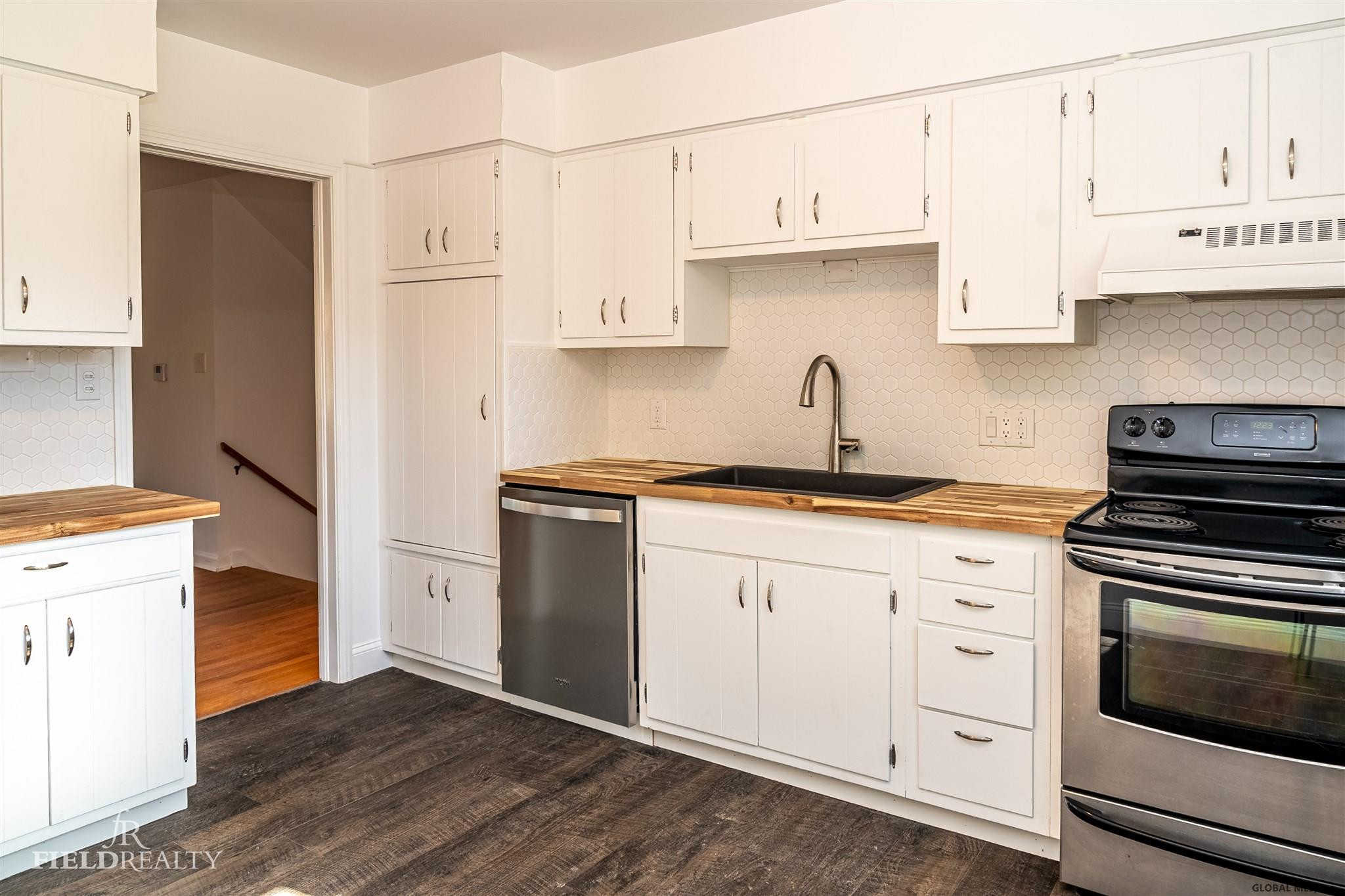 2154 River Road Niskayuna, NY 12309 - Photo 8 of 34 Photo 8