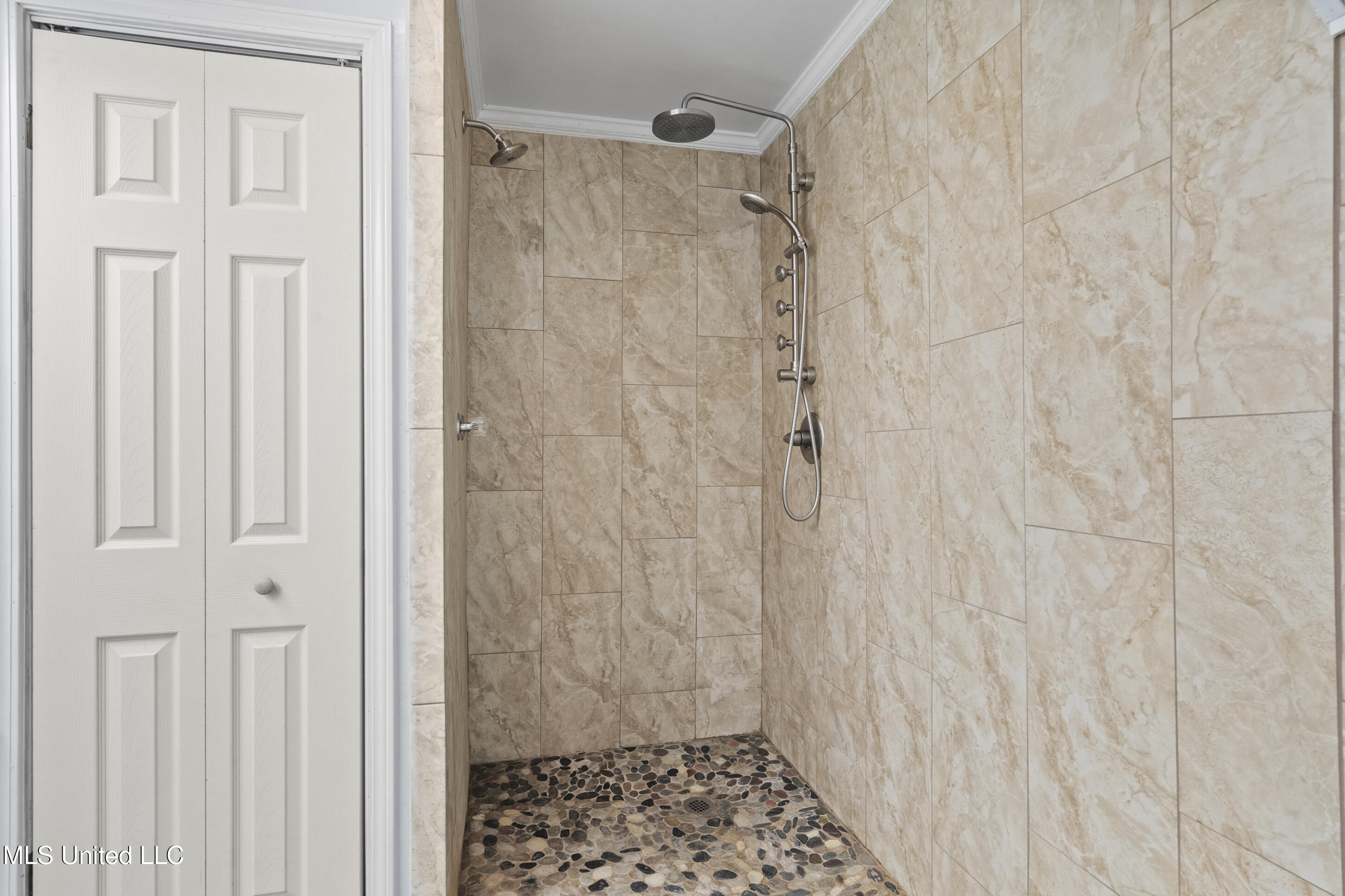 370 Cedar Hills Road Holly Springs, MS 38635 - Photo 26 of 50 Walk-in Shower