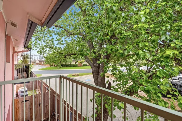 $1,550 | 1422 Collier Street, Unit 203, Austin, TX 78704