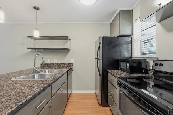 $1,550 | 1422 Collier Street, Unit 203, Austin, TX 78704