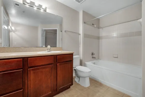 $169,000 | 2801 Chancellorsville Drive, Unit 802, Tallahassee, FL 32312