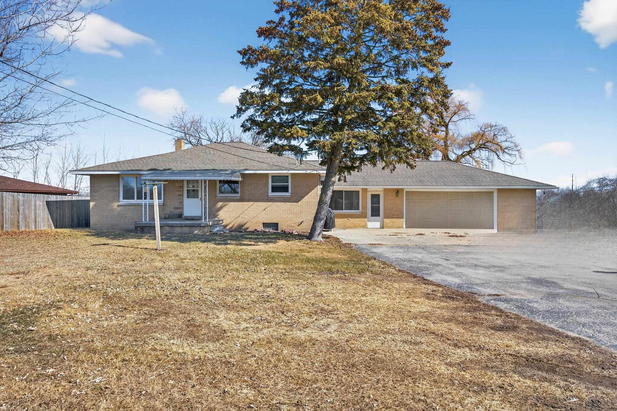 1943 South Huron Road Kawkawlin, MI 48631 - Photo 22 of 37