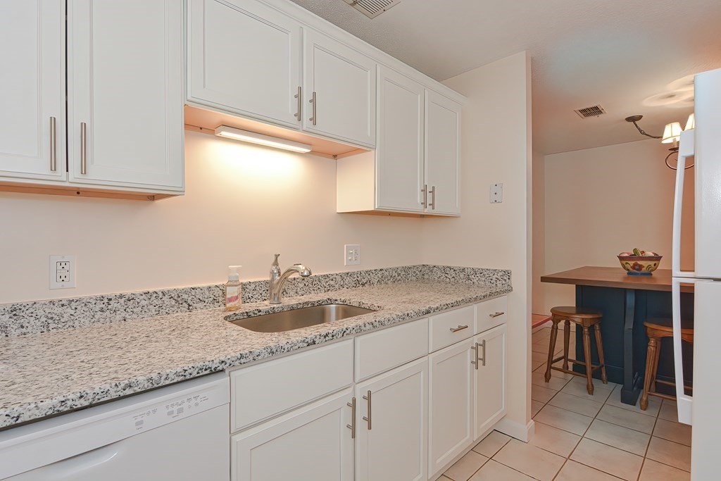 2201 Franklin Crossing Road, Unit 2201 Franklin, MA 02038 - Photo 3 of 36 Gallery Image 3