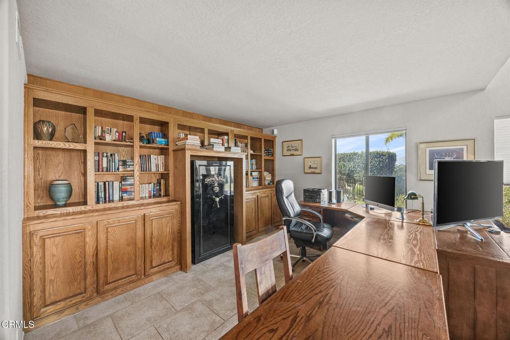 15870 Calumet Court Riverside, CA 92506 - Photo 13 of 37 15870 Calumet Court Riverside CA Pic 13