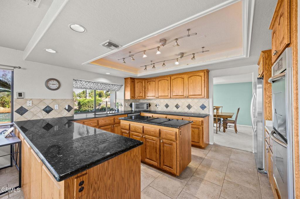 15870 Calumet Court Riverside, CA 92506 - Photo 7 of 37 15870 Calumet Court Riverside CA Pic 7