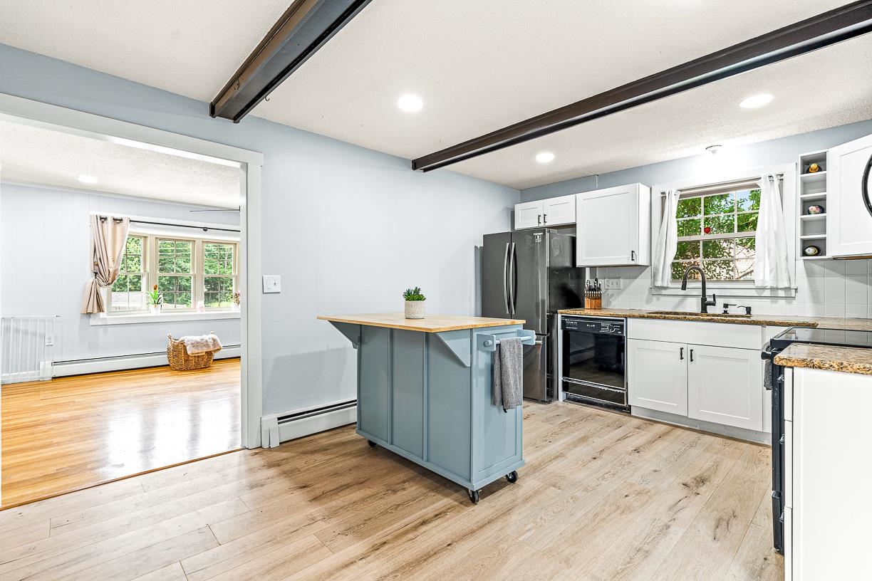 23 Mulberry Road Salem, NH 03079 - Photo 11 of 40 Gallery Image 11