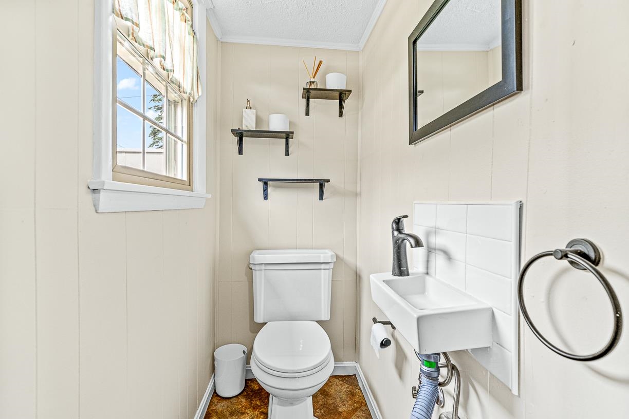 23 Mulberry Road Salem, NH 03079 - Photo 5 of 40 Gallery Image 5
