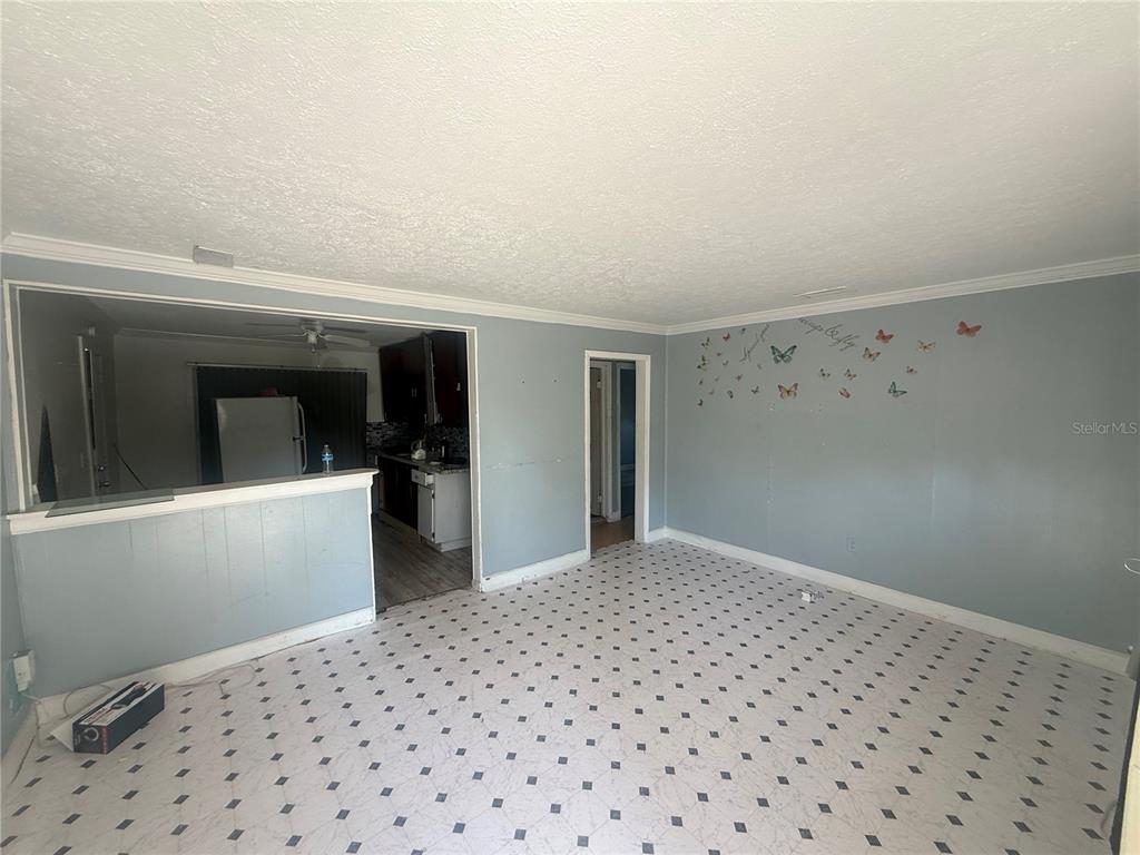 14928 Pine Crest Road Tampa, FL 33613 - Photo 2 of 10
