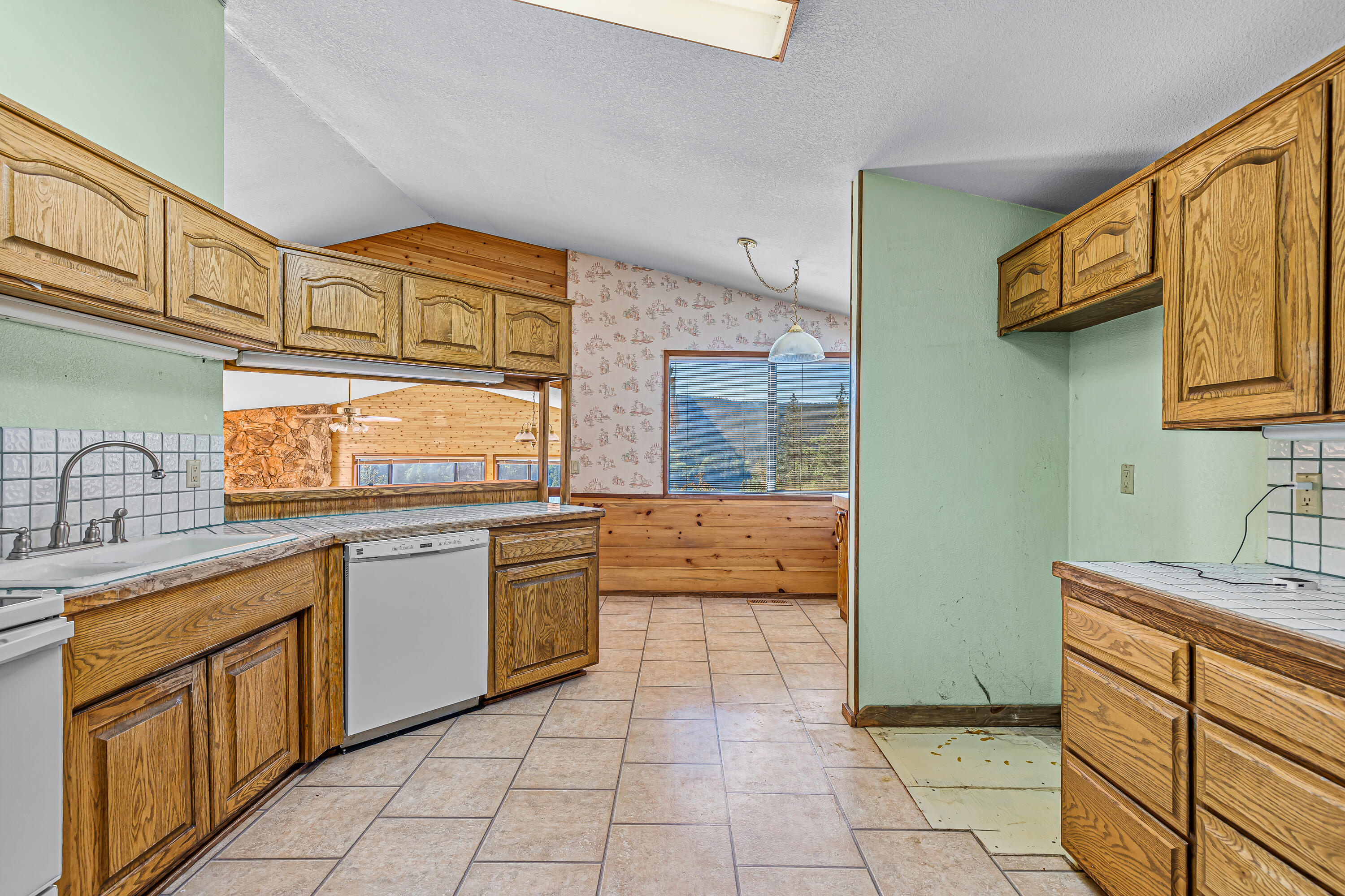 1306 Lewis Road Prospect, OR 97536 - Photo 11 of 66 9R9A9763