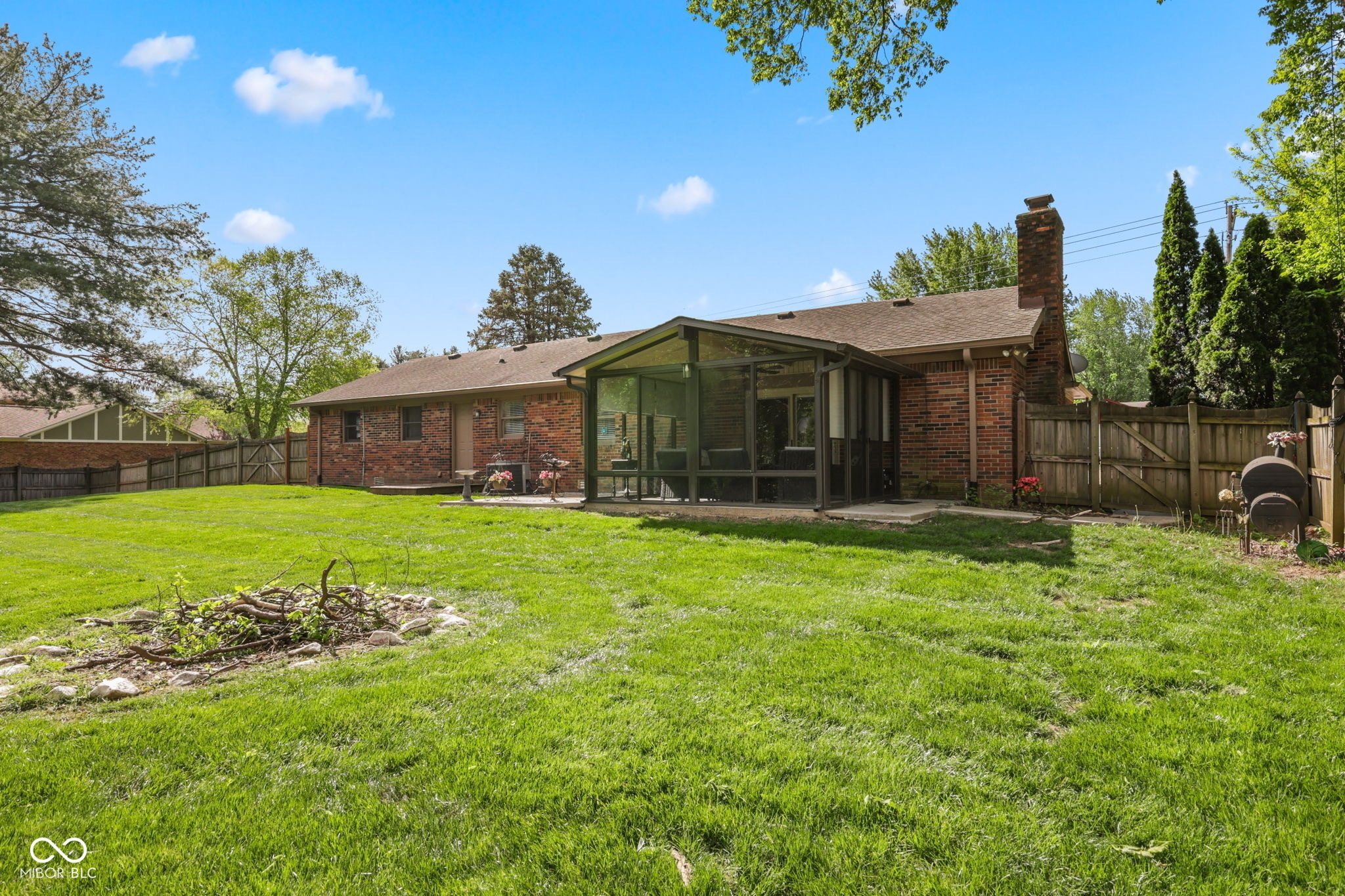 4078 Fairview Road Greenwood, IN 46142 - Photo 4 of 38