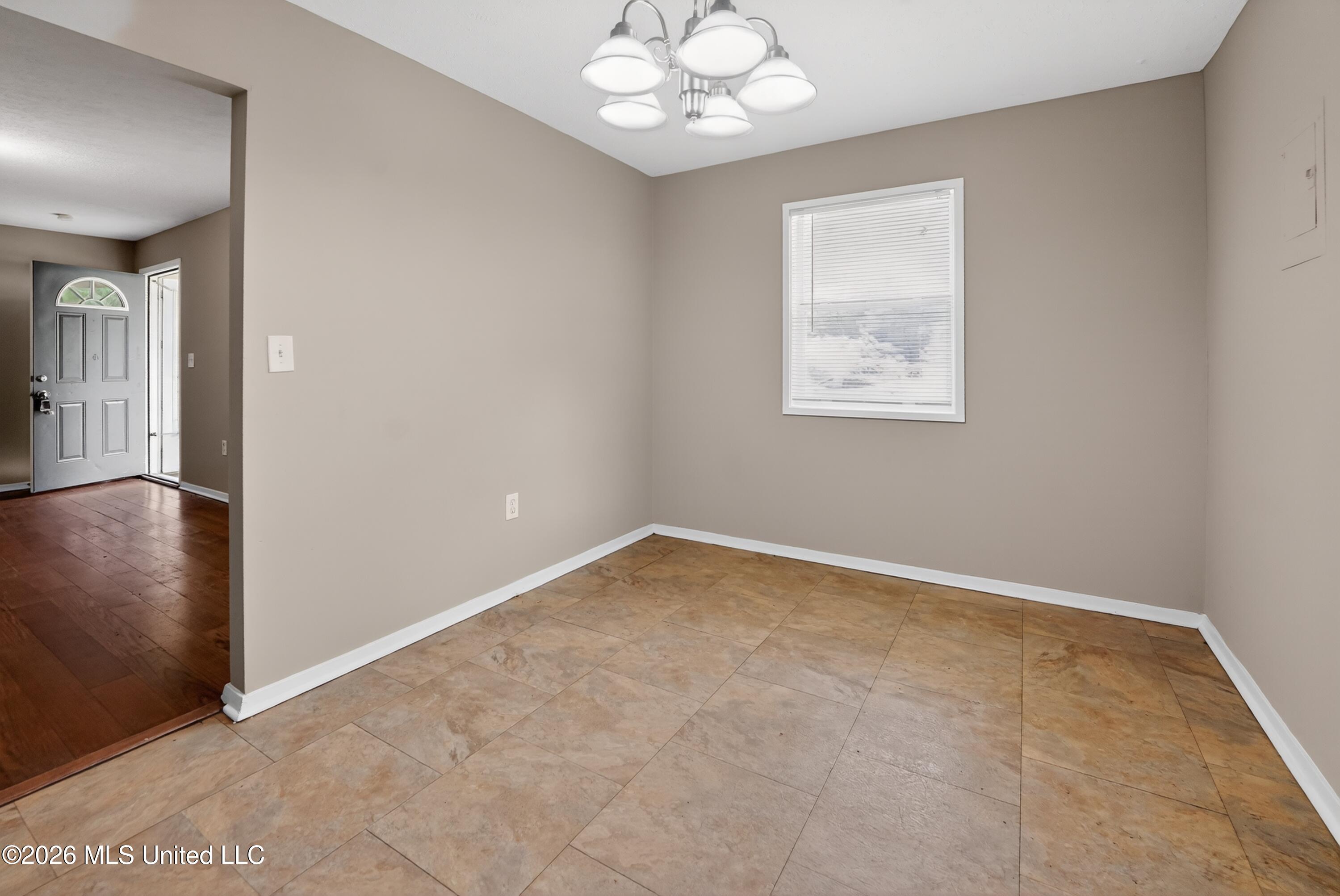 1220 Deeb Street Pearl, MS 39208 - Photo 16 of 32 16_1220_Deeb_St-Living_room-7356