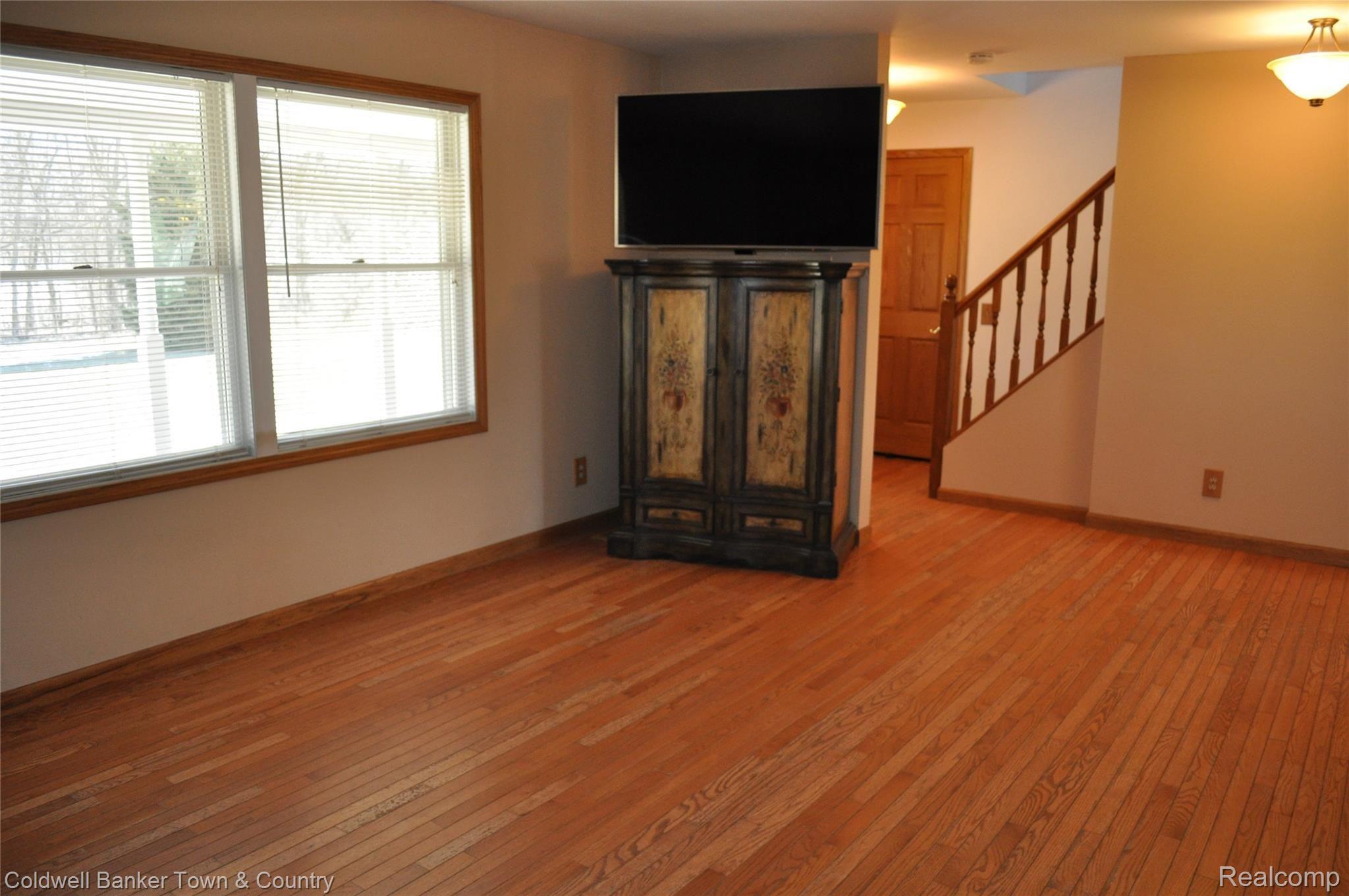 6798 Farley Road Pinckney, MI 48169 - Photo 10 of 47 DSC_0333.JPG