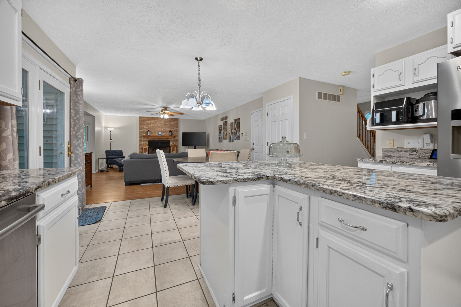 2 Scenic Point Bloomington, IL 61701 - Photo 8 of 56