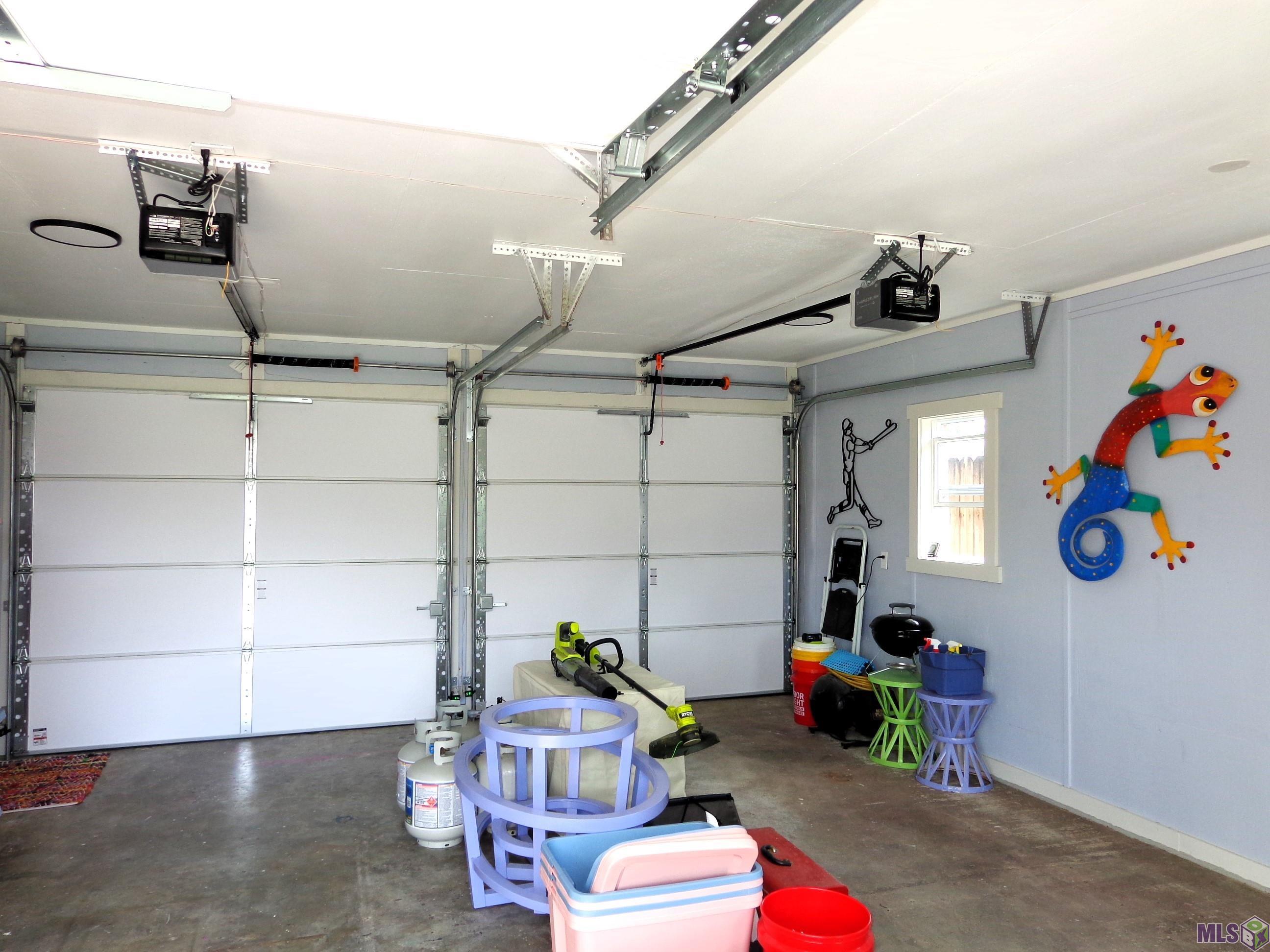 203 Robyn Street Gray, LA 70359 - Photo 22 of 27 ADDITIONAL GARAGE VIEW