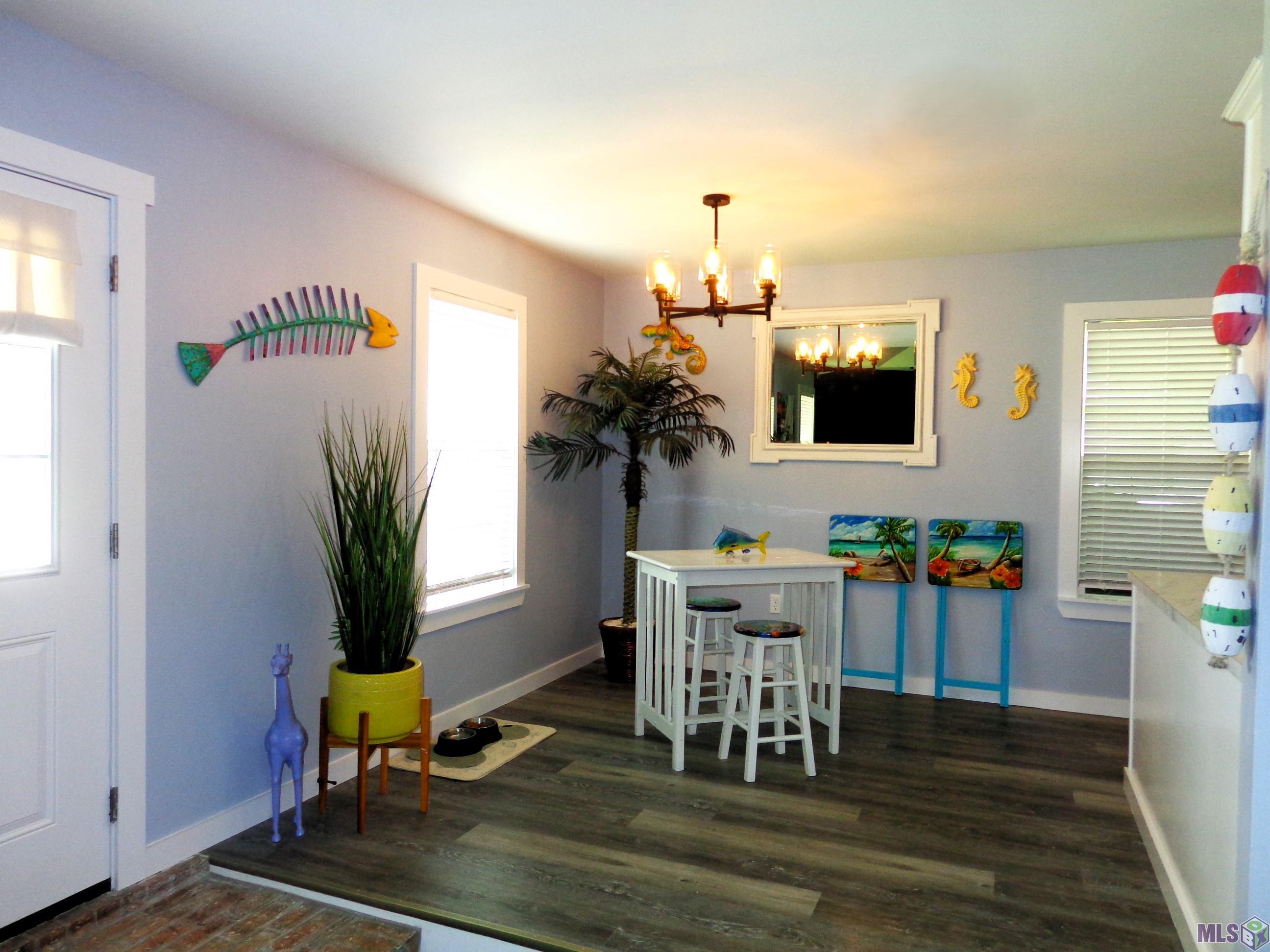 203 Robyn Street Gray, LA 70359 - Photo 3 of 27 INTIMATE DINING SPACE