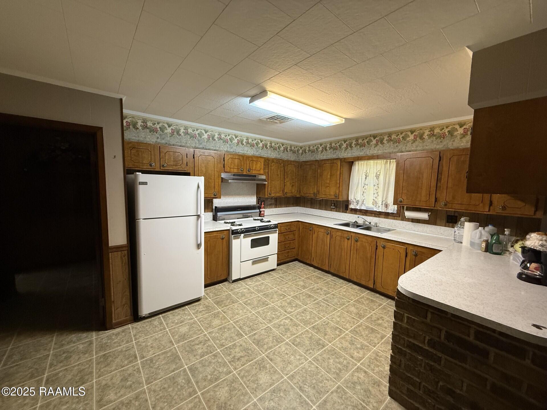 226 Roderick Street Ville Platte, LA 70586 - Photo 2 of 8 thumbnail_IMG_2394