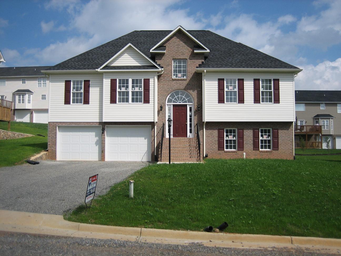 513 Cambridge Ct Road Vinton, VA 24179 - Photo 1 of 1 House
