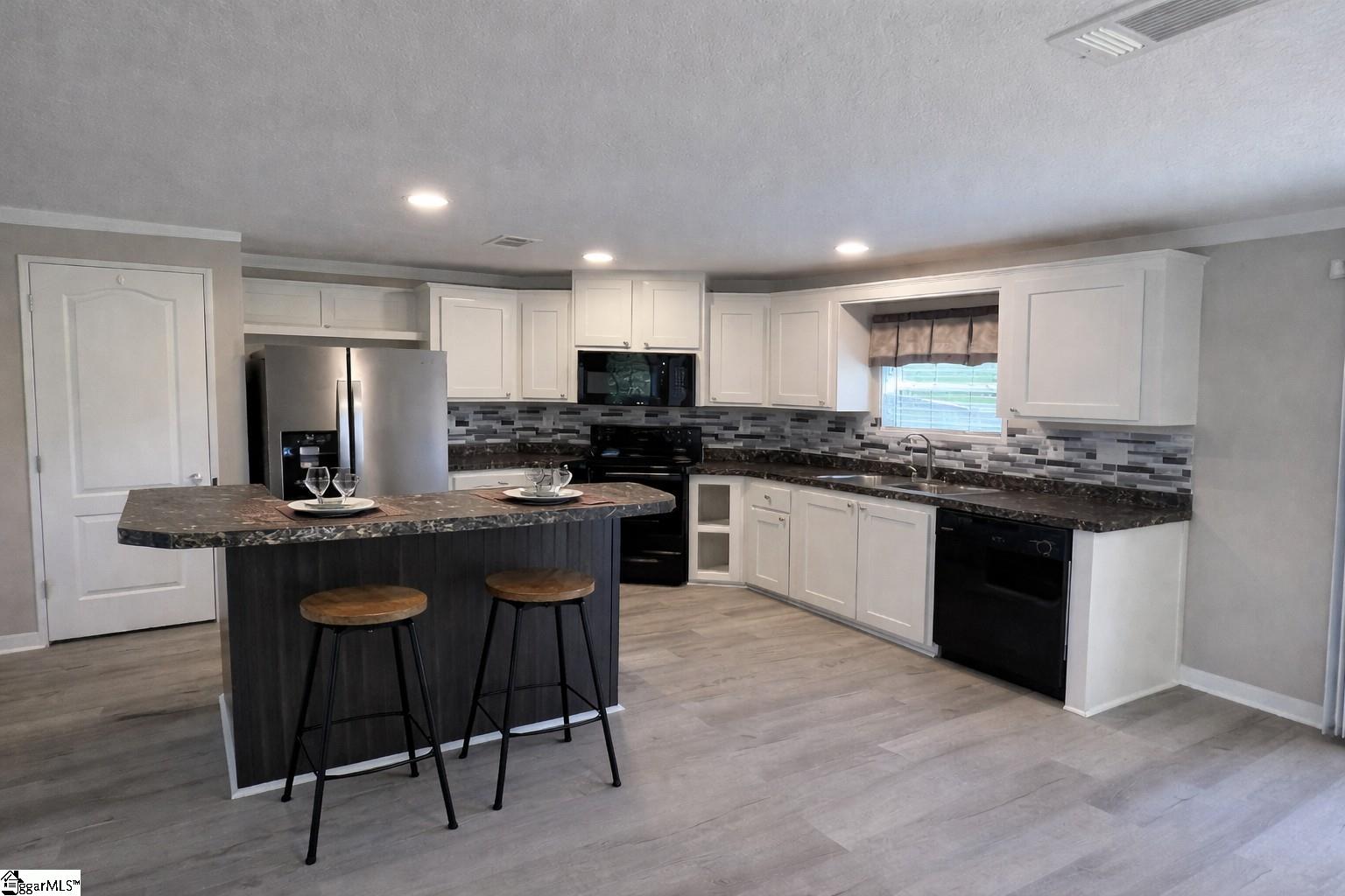 20 Apache Drive Waterloo, SC 29384 - Photo 7 of 17