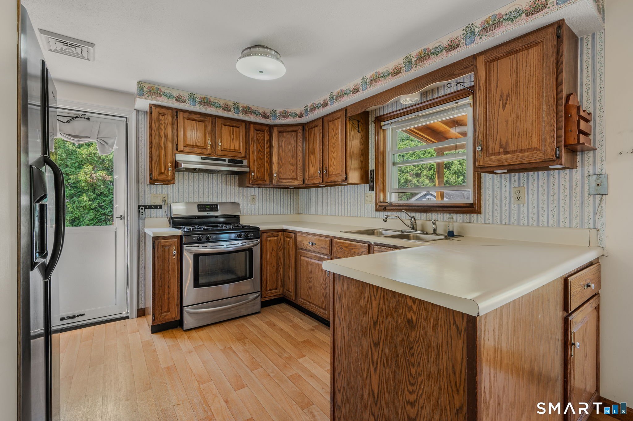 15 Pitcher Street Norwich, CT 06360 - Photo 10 of 34