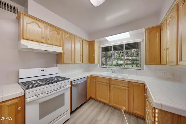 $4,900 | 631 Deodara Drive, Altadena, CA 91001