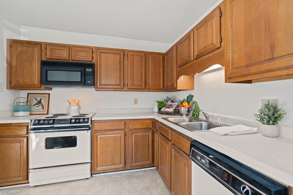 1603 Ternberry Road High Point, NC 27262 - Photo 13 of 27 Gallery Image 13