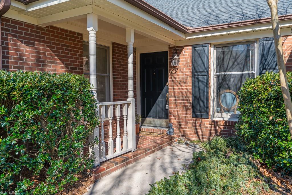 1603 Ternberry Road High Point, NC 27262 - Photo 2 of 27 Gallery Image 2